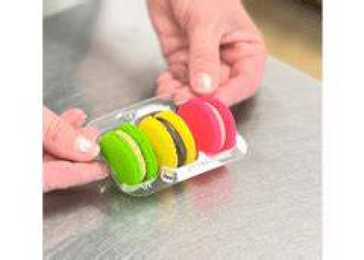 Do you refrigerate macarons?