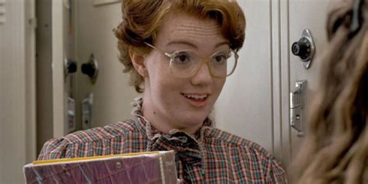 Does barb die in stranger things?