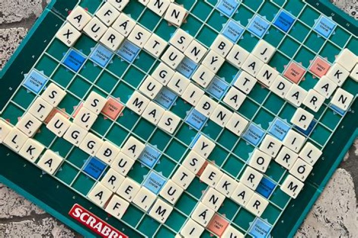 Is curt a scrabble word?
