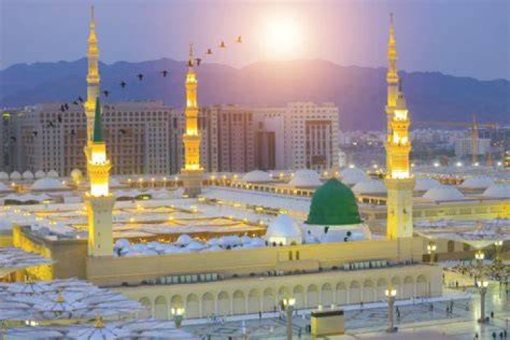 Where is masjid e nabvi?