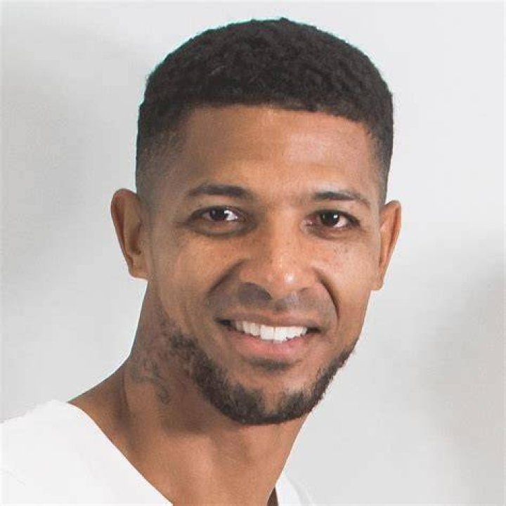 Who does jermaine beckford support?